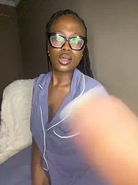 Moonzy77 online show from 14, 11, 2025