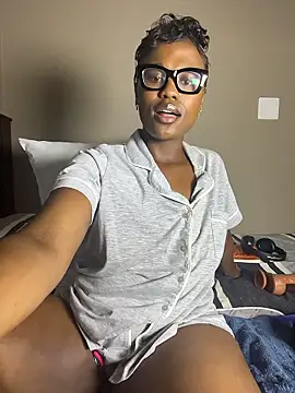 Moonzy77 online show from 9, 1, 2026