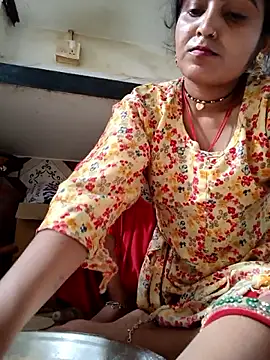 Snapshot of LUCKY_cut chatting on 27, 6, 2026 LUCKY cut online show from 27, 6, 2026