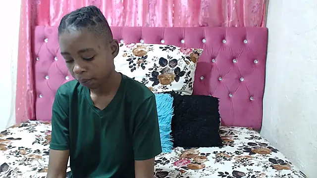 SweetSlenderChoc online show from 15, 11, 2025