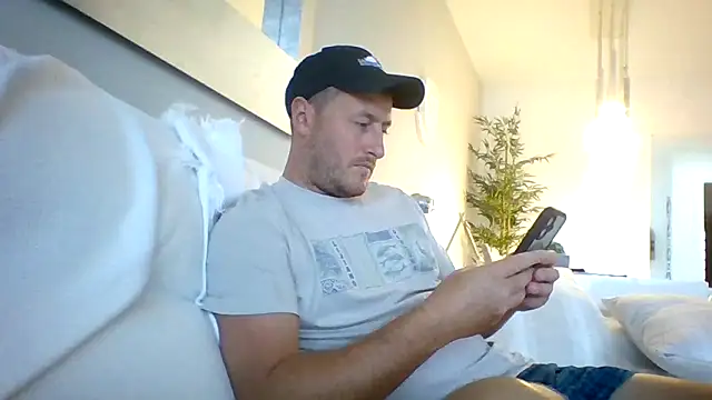 Londonlad818 online show from 29, 10, 2025