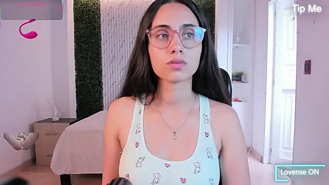 sofiapalacioss online show from 27, 3, 2026