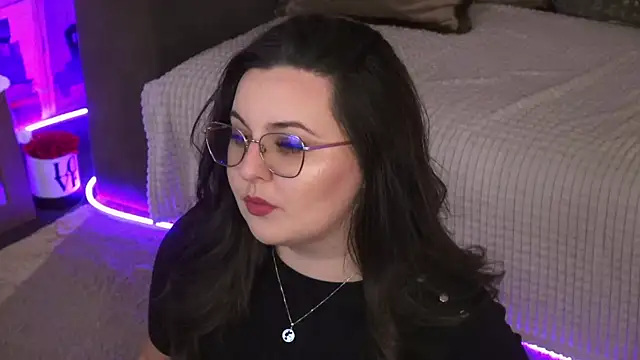 Mia Swano online show from 14, 4, 2026