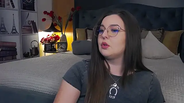 Mia Swano online show from 24, 11, 2025