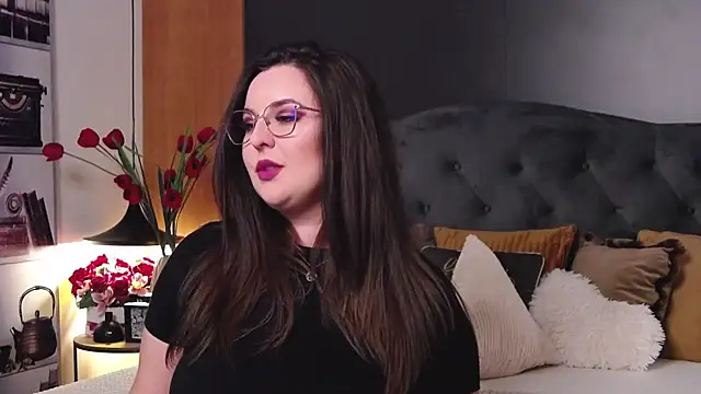 Mia Swano online show from 7, 10, 2025