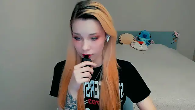 Kitten Alissa online show from 13, 10, 2025