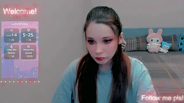 Kitten Alissa online show from 29, 4, 2026