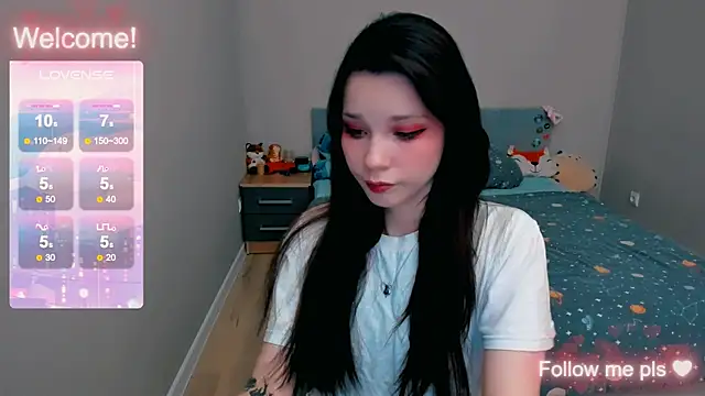 Kitten Alissa online show from 27, 10, 2025