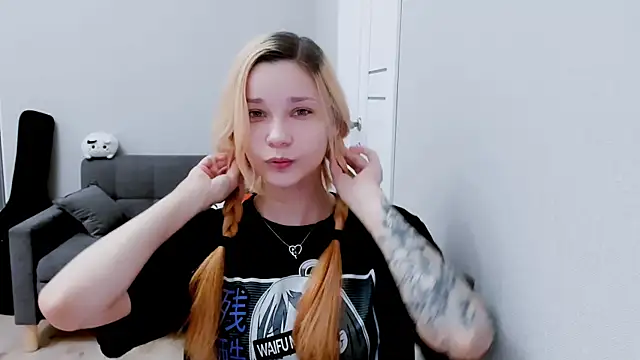 Kitten Alissa online show from 13, 9, 2025