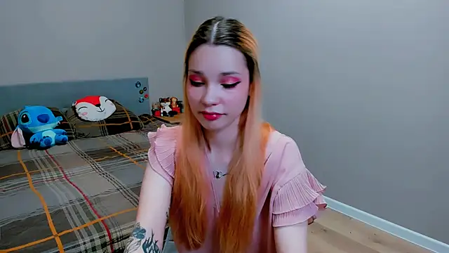 Kitten Alissa online show from 7, 10, 2025