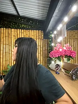 jasmincollin  online show from 4, 11, 2025