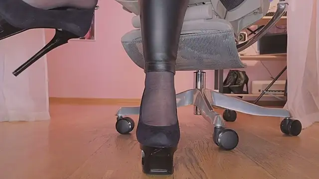 Snapshot of Jolie_Orchid chatting on 18, 2, 2026 Jolie Orchid online show from 18, 2, 2026