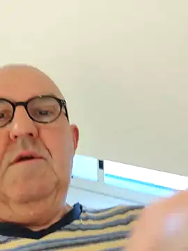 Snapshot of Oldmenhot66 chatting on 29, 3, 2026 Oldmenhot66 online show from 29, 3, 2026