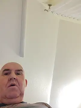 Snapshot of Oldmenhot66 chatting on 1, 2, 2026 Oldmenhot66 online show from 1, 2, 2026