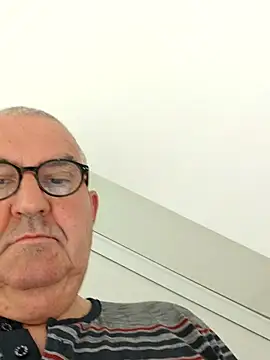 Oldmenhot66 online show from 19, 4, 2026