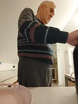 Oldmenhot66 online show from 12, 1, 2026