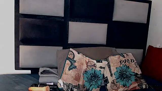 Freaky-boobs online show from 18, 10, 2025