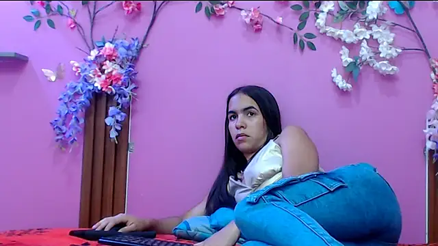 skinnysofia18 online show from 25, 10, 2025