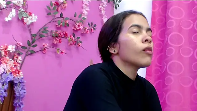 skinnysofia18 online show from 13, 10, 2025