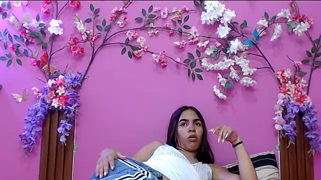 skinnysofia18 online show from 16, 11, 2025