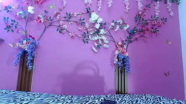 skinnysofia18 online show from 15, 5, 2026