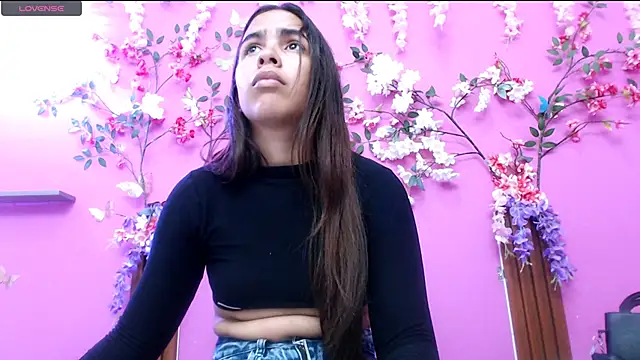 Snapshot of skinnysofia18 chatting on 20, 6, 2026 skinnysofia18 online show from 20, 6, 2026