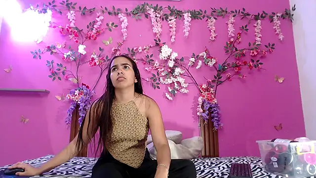skinnysofia18 online show from 17, 5, 2026
