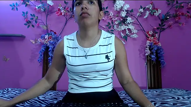 skinnysofia18 online show from 25, 5, 2026
