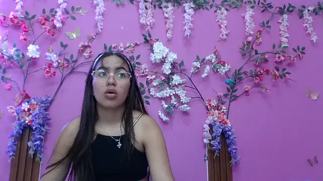 skinnysofia18 online show from 14, 2, 2026