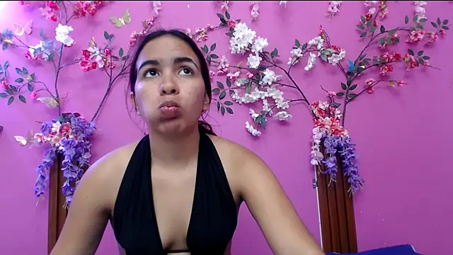 skinnysofia18 online show from 4, 6, 2026