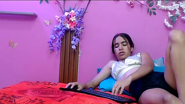 skinnysofia18 online show from 27, 9, 2025