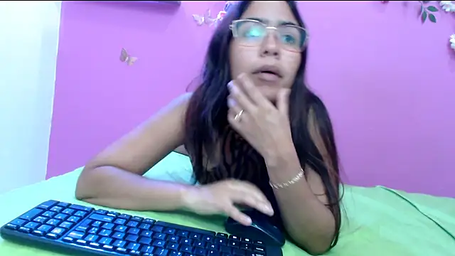 skinnysofia18 online show from 25, 4, 2026