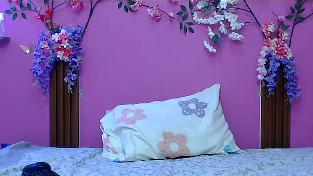 skinnysofia18 online show from 22, 12, 2025