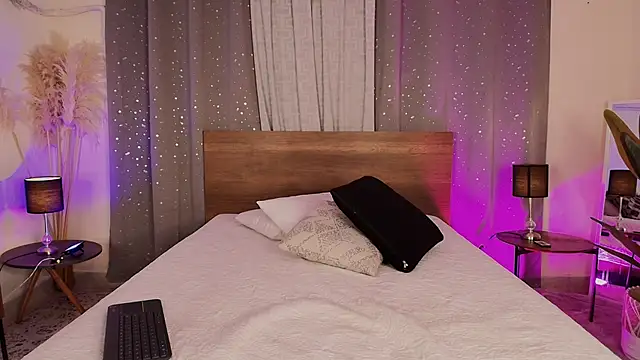 Snapshot of ViolettGomez_93 chatting on 24, 11, 2025 ViolettGomez 93 online show from 24, 11, 2025