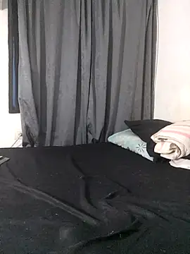 Kristal Bronw Lawren online show from 5, 10, 2025