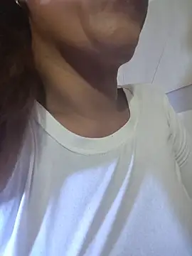 Kristal Bronw Lawren online show from 25, 11, 2025