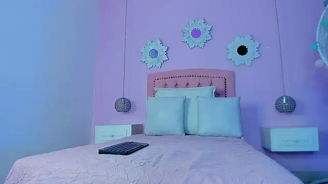 CannelaSmith online show from 24, 10, 2025