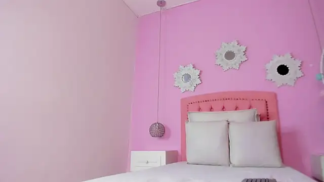 CannelaSmith online show from 6, 11, 2025