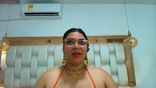 TiffantyAndStacy online show from 23, 10, 2025