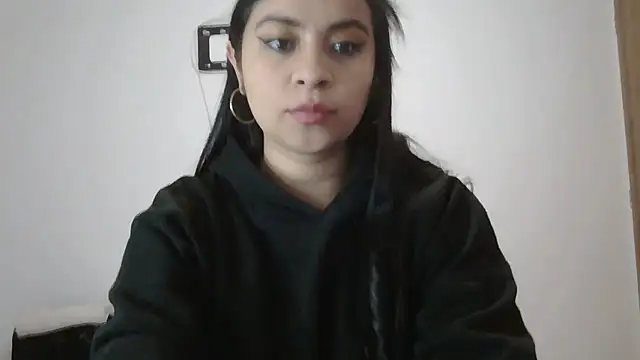 ValerieLove  online show from 4, 12, 2025