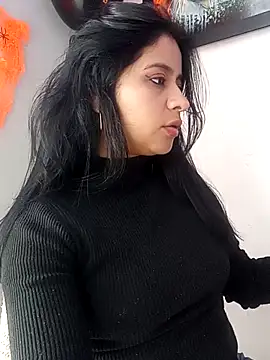 ValerieLove  online show from 29, 10, 2025