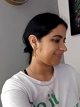 ValerieLove  online show from 2, 11, 2025