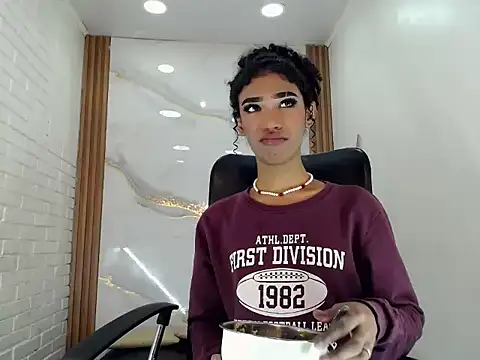 Penelopee Rouse online show from 6, 10, 2025