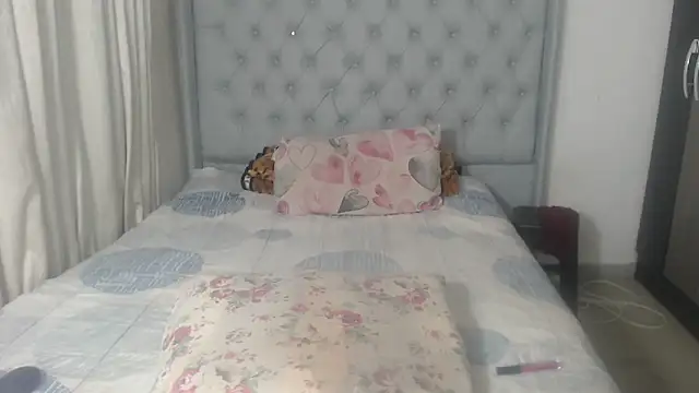 BeautyQueenX22 online show from 8, 6, 2026