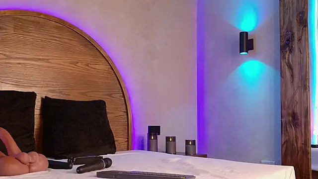 Meganreed  online show from 18, 12, 2025