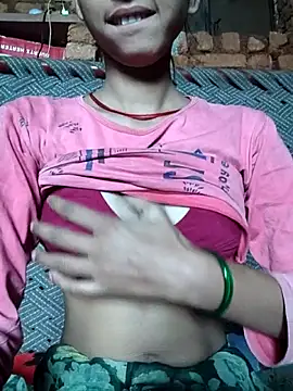 Snapshot of Yatiksha_Beby chatting on 23, 12, 2025 Yatiksha Beby online show from 23, 12, 2025