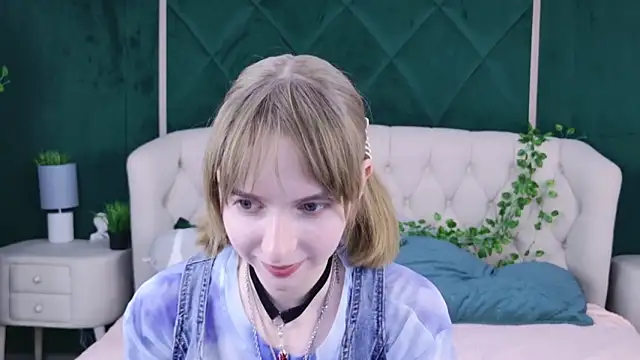 Beverly Gomes online show from 8, 11, 2025