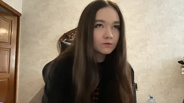 Pikmigirl18 online show from 12, 9, 2025