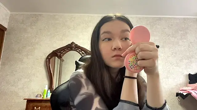 Pikmigirl18 online show from 8, 10, 2025