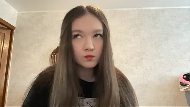 Pikmigirl18 online show from 10, 9, 2025